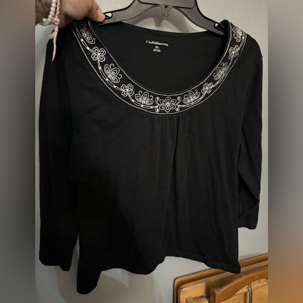 Croft  & Barrow Embroidered Long Sleeve Scoop Neck Top Black White Women's XL